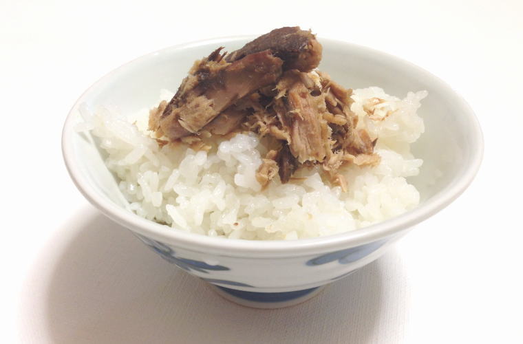 焼き鰹の荒ほぐし ご飯にかける