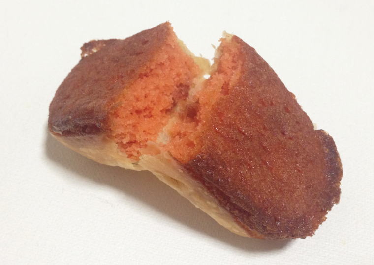 『なんばん往来』 博多あまおう味 割ったところ