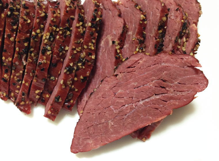 伝承の館 馬さしのくんせい 切ってみた