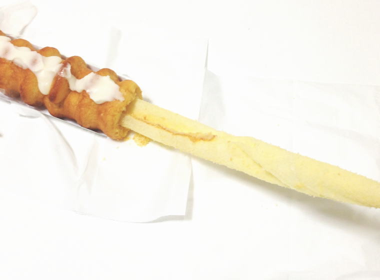 福井県立恐竜博物館 ロングバームクーヘン 紙を引き出してみた