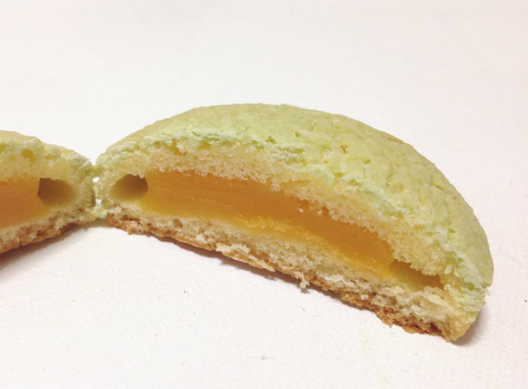 熊本メロンパンヌ 中にクリーム