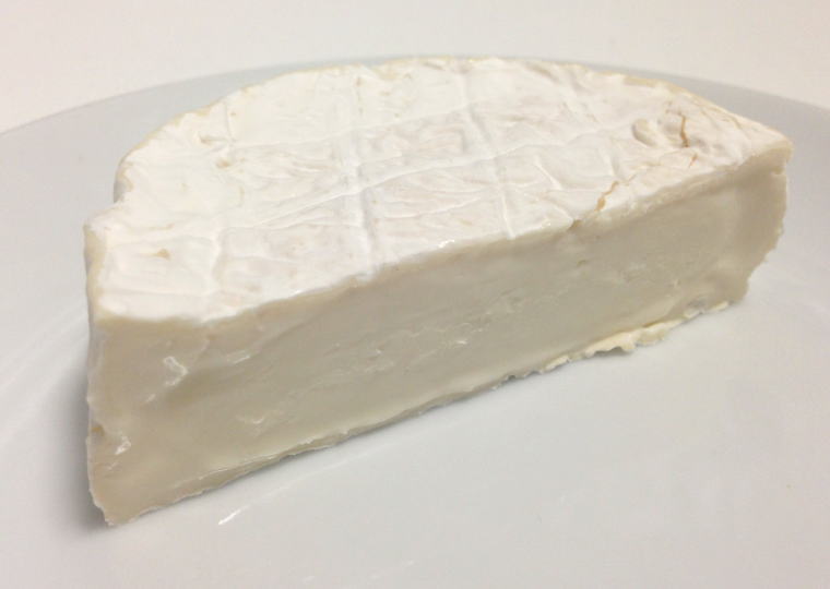 『北海道カマンベールチーズ』 切ってみた