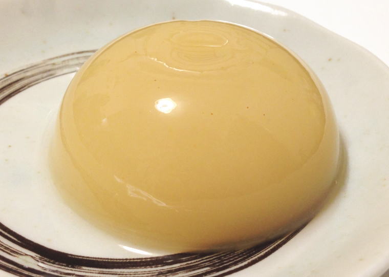 『清水白桃ぜりぃ』 お皿に出してみた