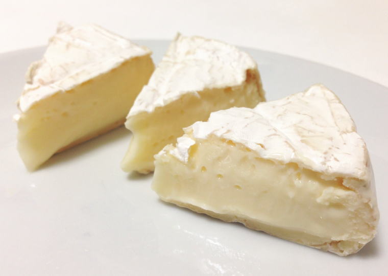 『くろまつない カマンベールチーズ』 切ってみた